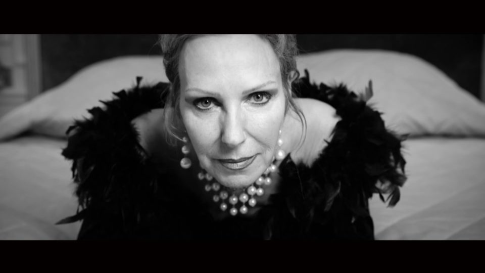 Love Motel – The Perfect Male