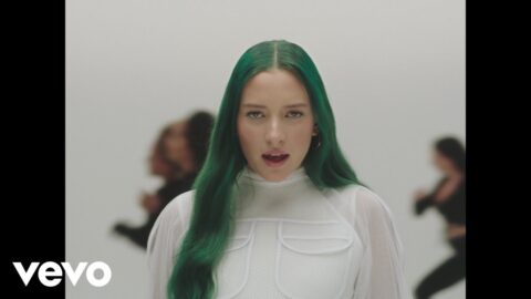 Au/Ra – Dance in the Dark