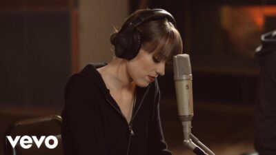 Sasha Alex Sloan – Dancing With Your Ghost (Acoustic)