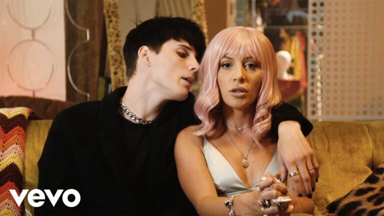 Delaney Jane & Call Me Karizma – Hello My Loneliness music video