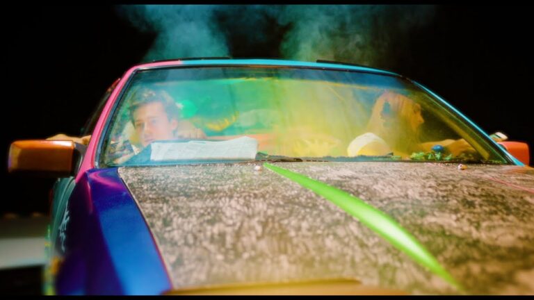 Flume – Rushing Back (feat. Vera Blue) music video