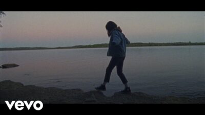 Sasha Alex Sloan – Smiling When I Die