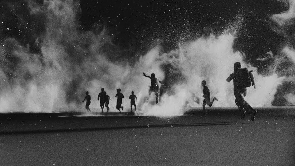 Thom Yorke – Last I Heard (…He Was Circling The Drain)