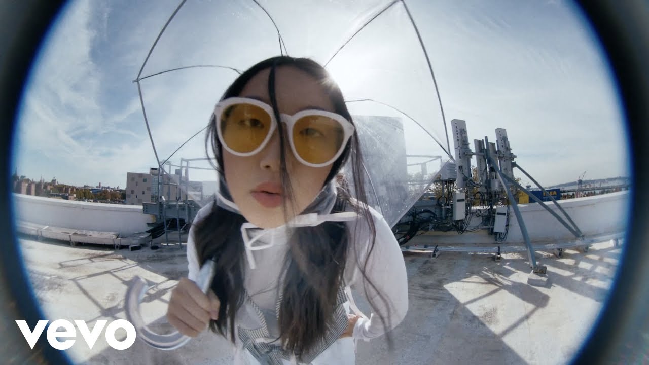 Audrey Nuna – Comic Sans