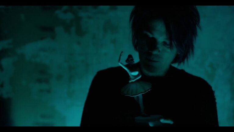 Stabbing Westward – Crawl music video