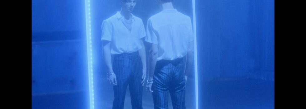 Greyson Chance – Dancing Next to Me