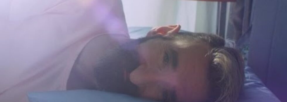 Phum Viphurit – Strangers in a Dream