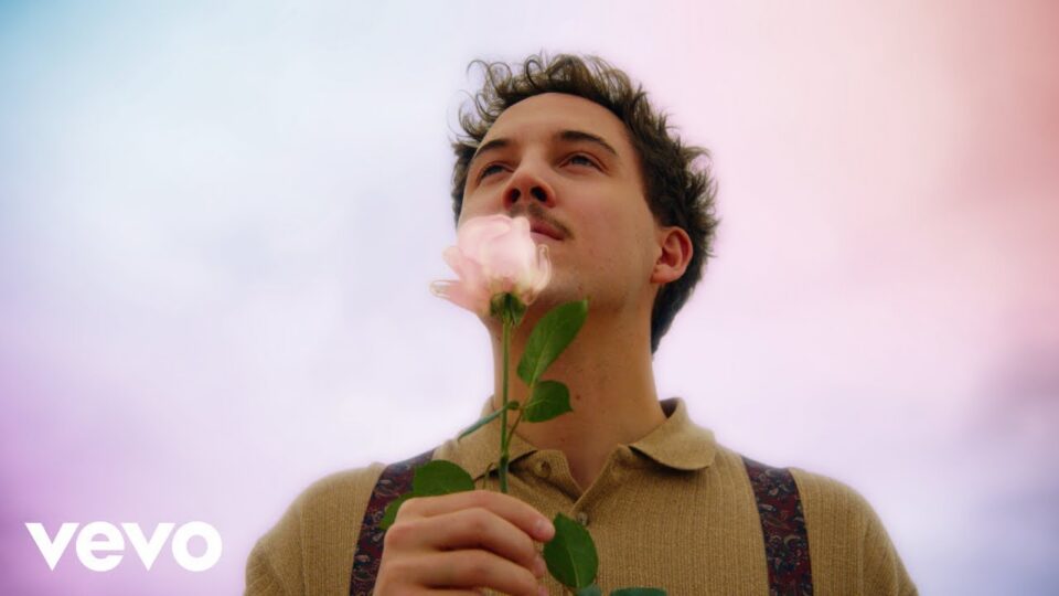 Ritt Momney – Put Your Records On