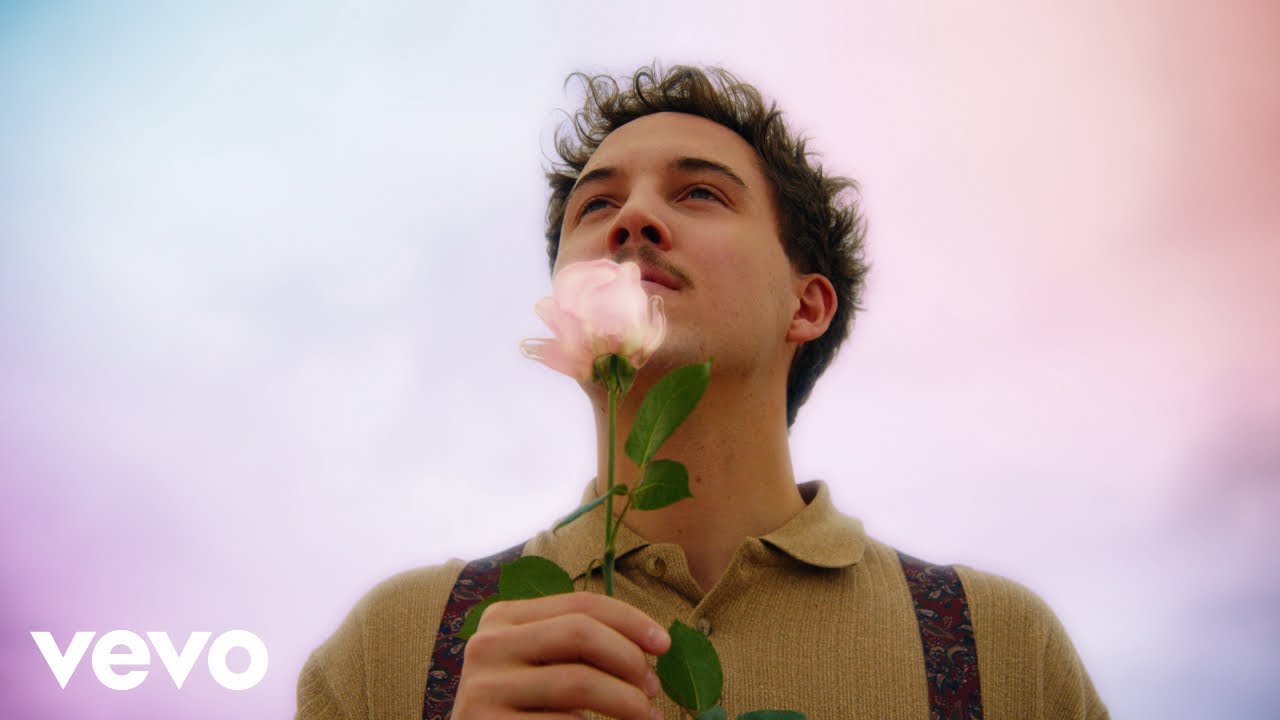 Ritt Momney – Put Your Records On