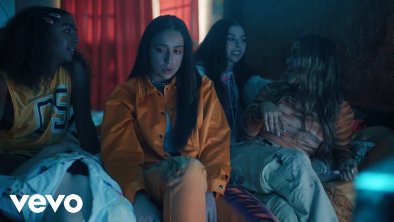 Tate McRae – stupid music video