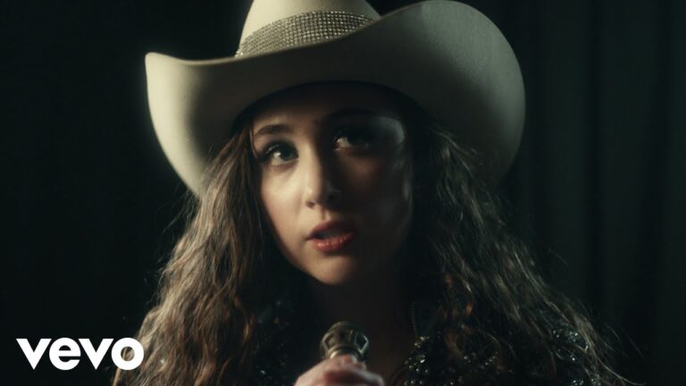 Chappell Roan – Pink Pony Club music video