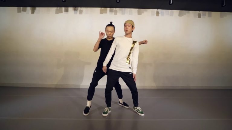 Elderbrook – Talking music video