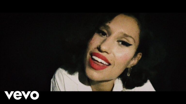 Regard & RAYE – Secrets music video