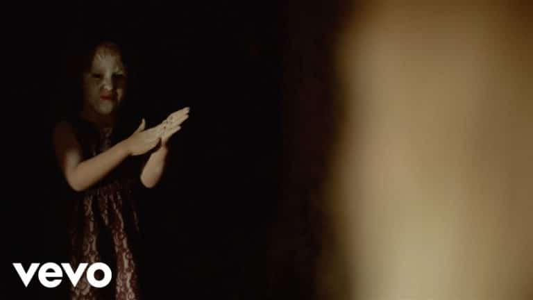 Modest Mouse – Lampshades On Fire music video