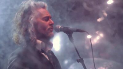 The Flaming Lips – Dinosaurs On The Mountain