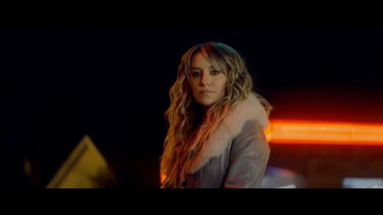 Lainey Wilson – Things A Man Oughta Know music video