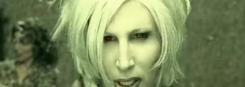 Marilyn Manson – I Don’t Like The Drugs (But The Drugs Like Me)
