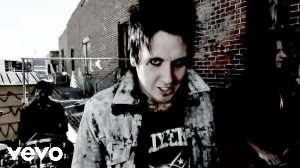 Papa Roach – Kick In The Teeth