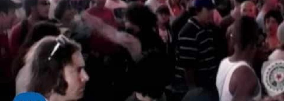 Red Hot Chili Peppers – Universally Speaking