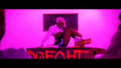 DOECHII – YUCKY BLUCKY FRUITCAKE