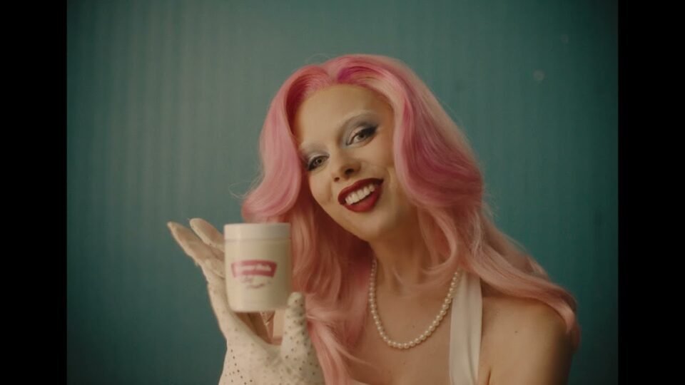 girli – 2 Year Itch