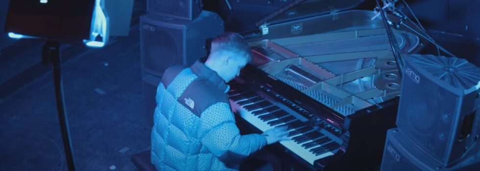 Levisct – Bach to the Future