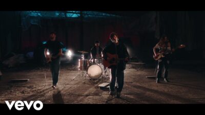 Daydreamers – She is a Time I’m Living In