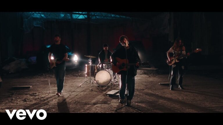 daydreamers – She Is A Time I’m Living In music video