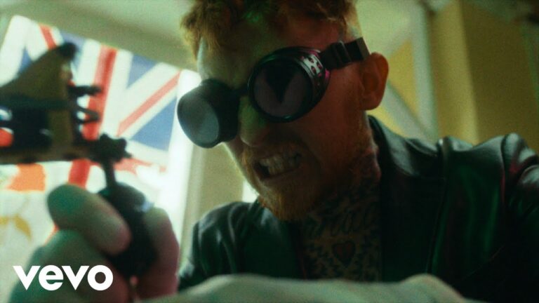 Frank Carter & the Rattlesnakes – Go Get a Tattoo (feat. Lynks) music video