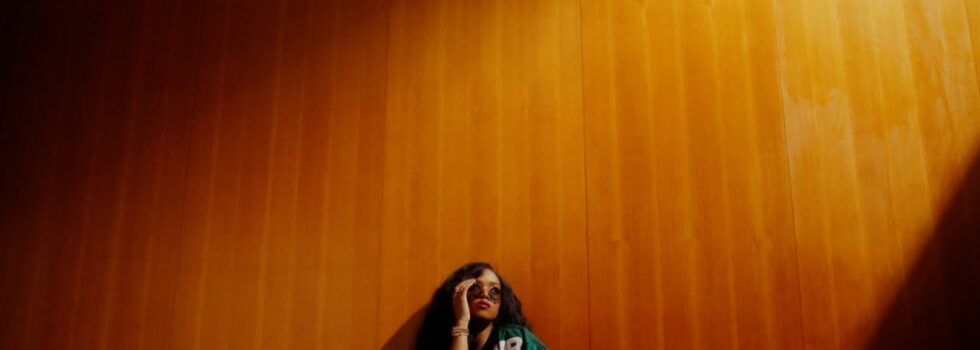 H.E.R. – Come Through (feat. Chris Brown)