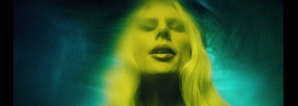 Wolf Alice – Lipstick On the Glass