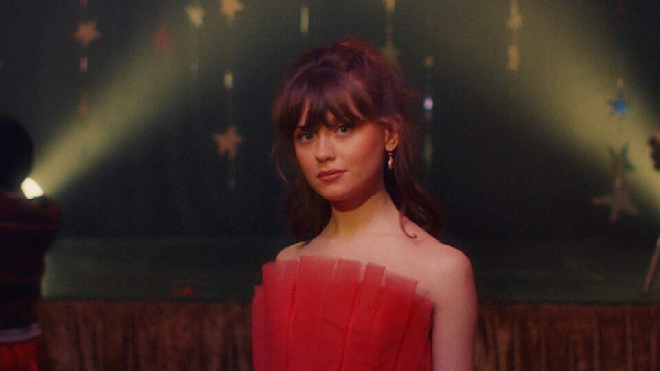 Maisie Peters – John Hughes Movie music video