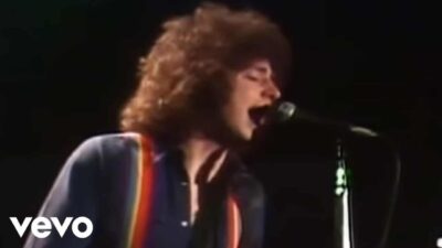 Toto – Hold The Line