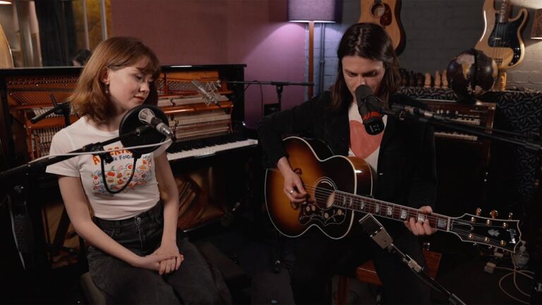 Maisie Peters – Funeral (feat. James Bay) music video