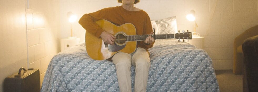 Hollow Coves – Hello