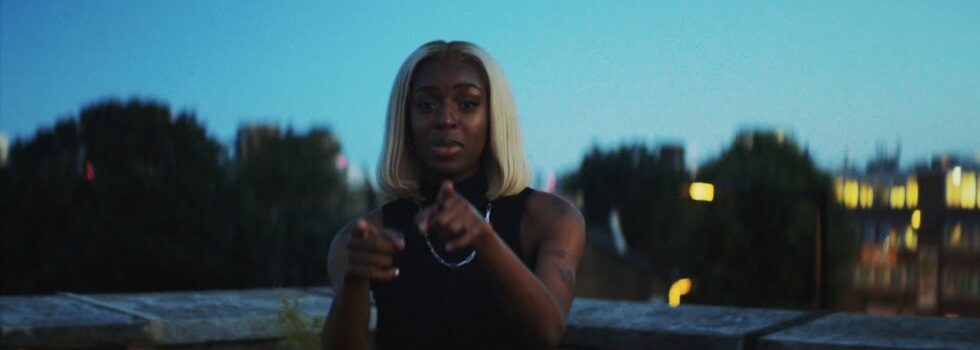 Cat Burns – Into You