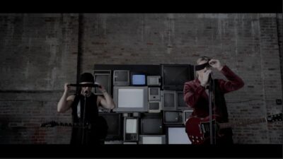 VOILÀ – Figure You Out (Performance Video)