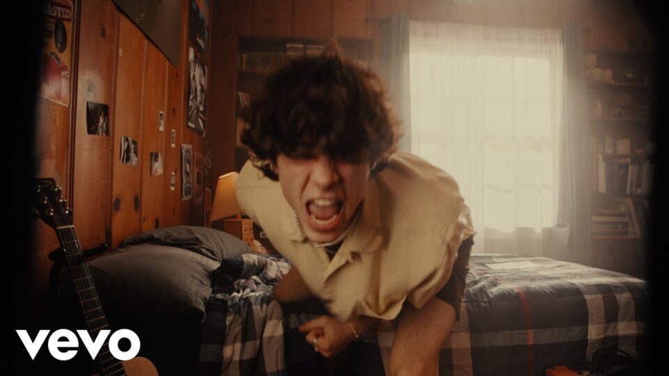 Aidan Bissett – Dumped music video