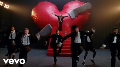 Girl in Red – Too Much