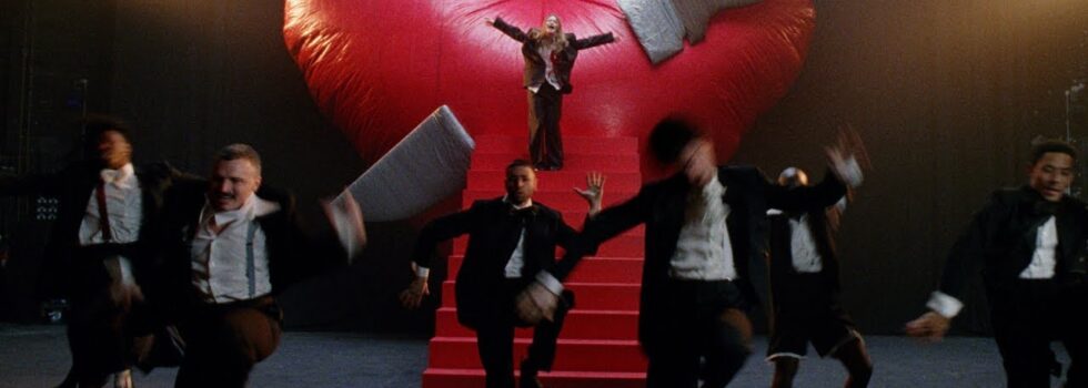 Girl in Red – Too Much