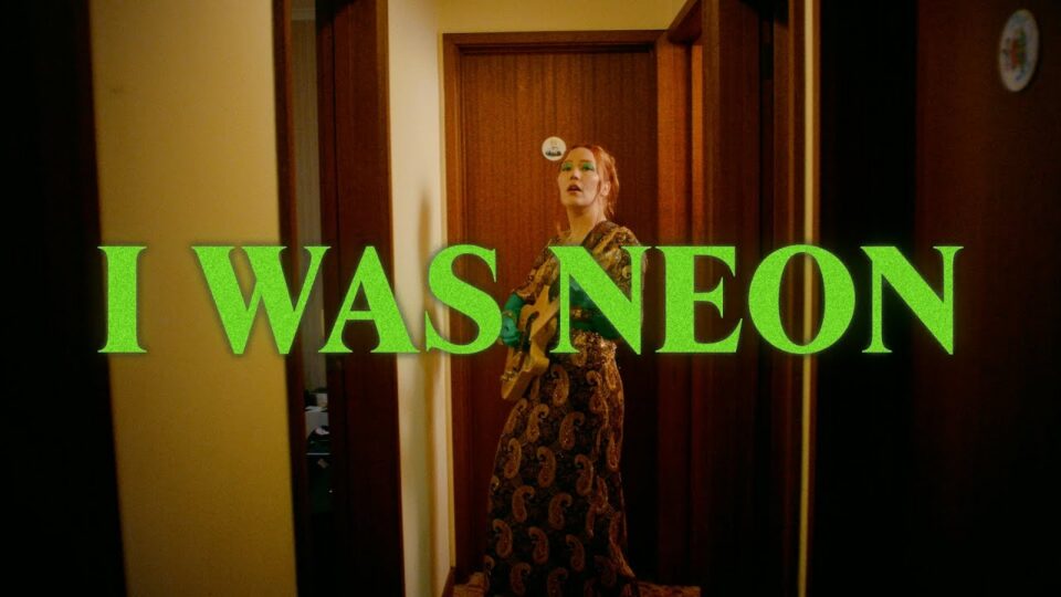 Julia Jacklin – I Was Neon