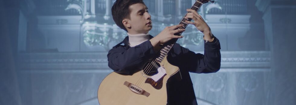 Marcin – Moonlight Sonata on One Guitar