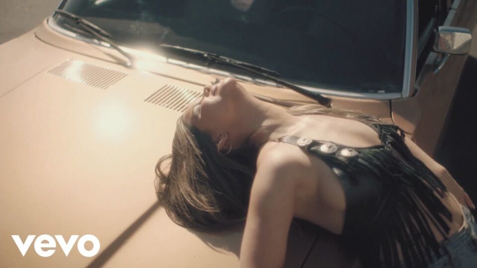 Maren Morris – Circles Around This Town