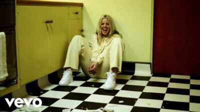Reneé Rapp – In The Kitchen