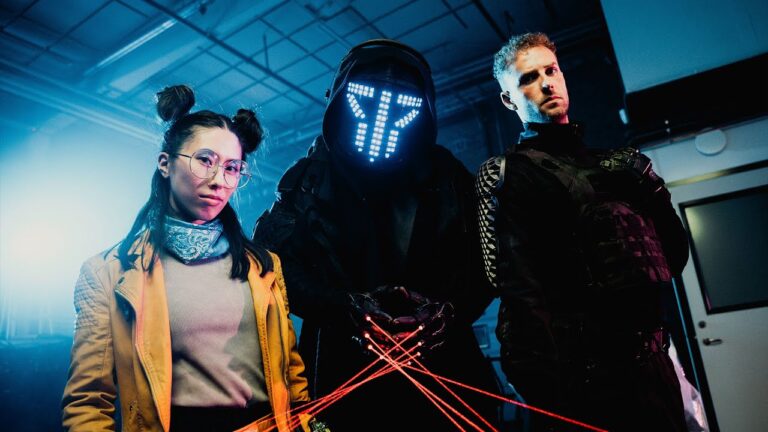 Smash Into Pieces – Maze of Fools music video