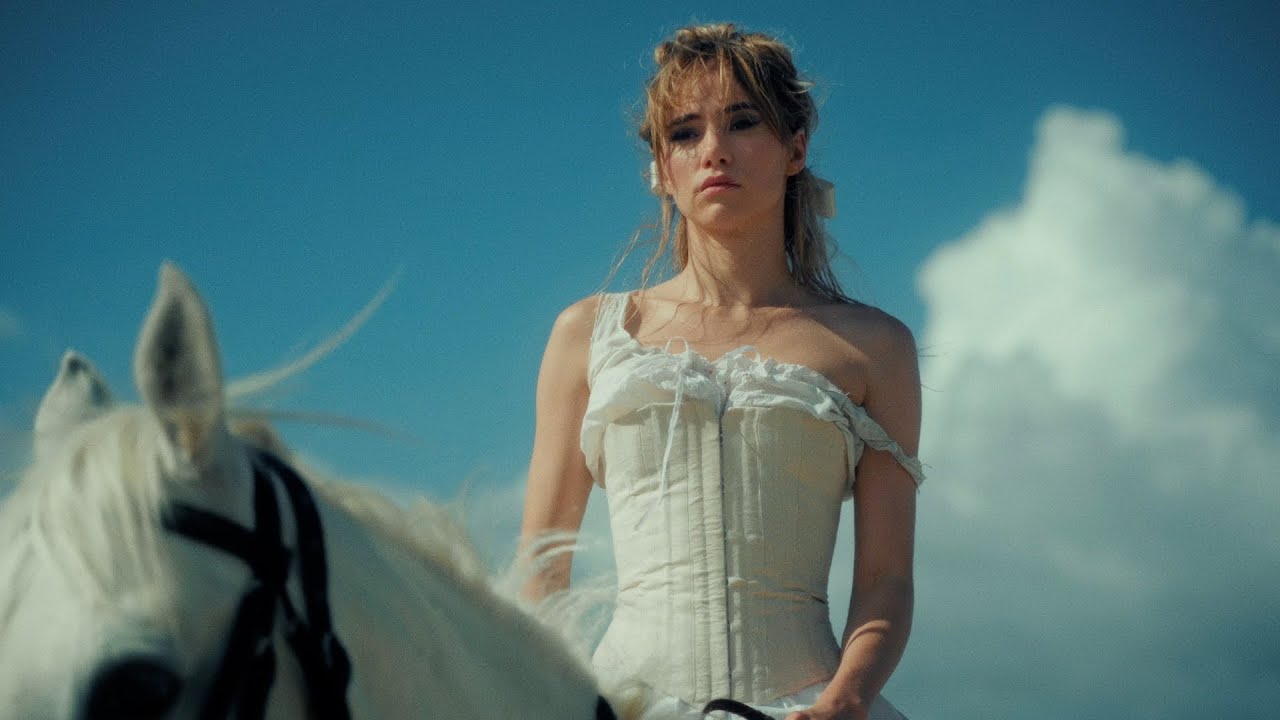 Suki Waterhouse – Nostalgia