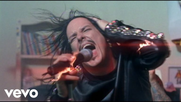 Korn – Falling Away From Me music video