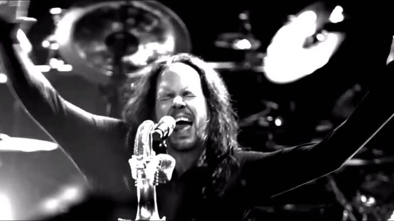 Korn – Narcissistic Cannibal (feat. Skrillex & Kill The Noise) music video