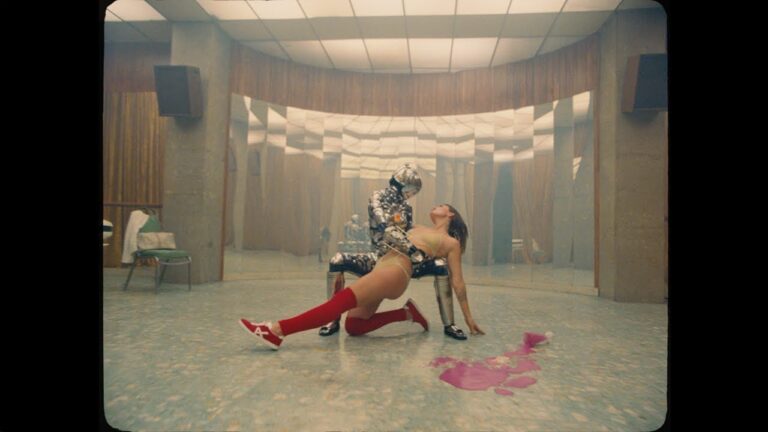 Tove Lo – No One Dies From Love music video