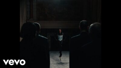 RAYE – Hard Out Here